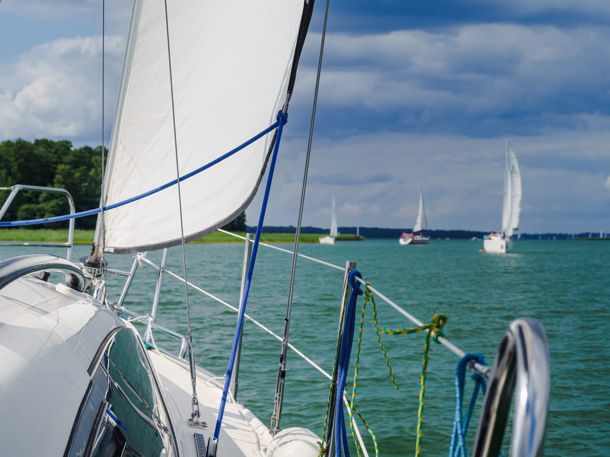 15 vragen voor het huren van een motorboot of zeiljacht.